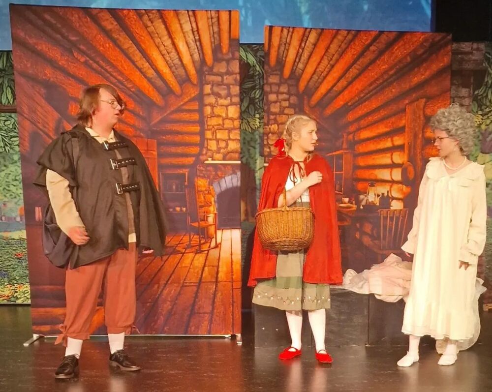 Into the Woods - A1 STAGE - POP-UP FLATS 2.3m high - PHOTOS - 09