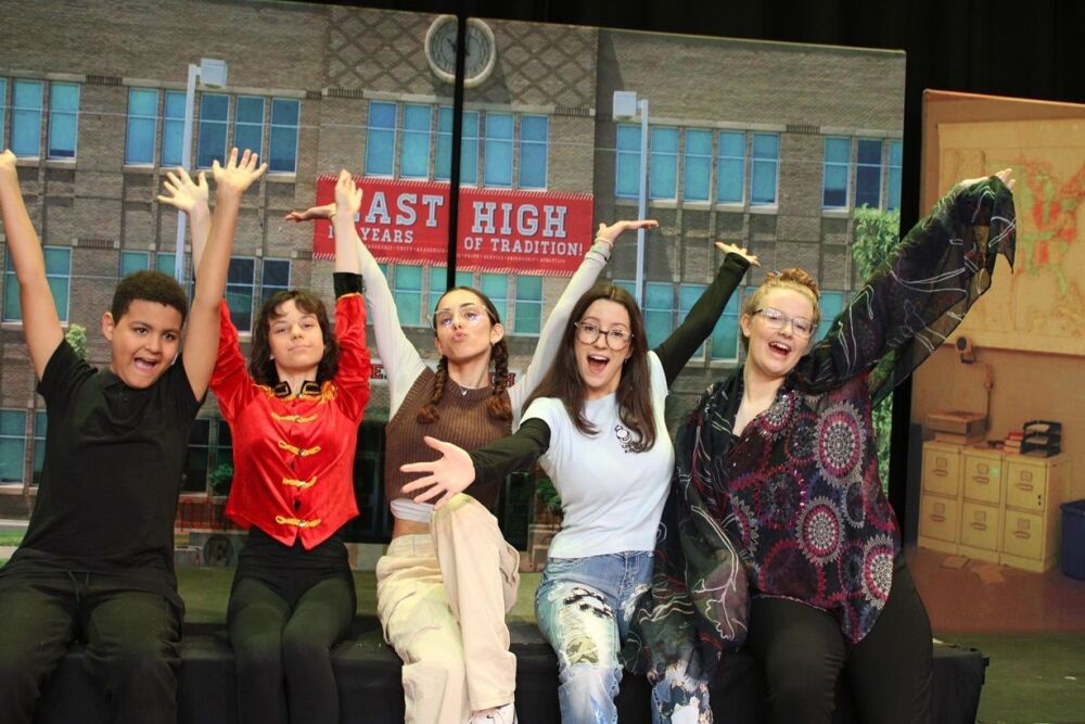 High School Musical - A1 STAGE - POP-UP FLATS 2.3m high - PHOTOS - 02