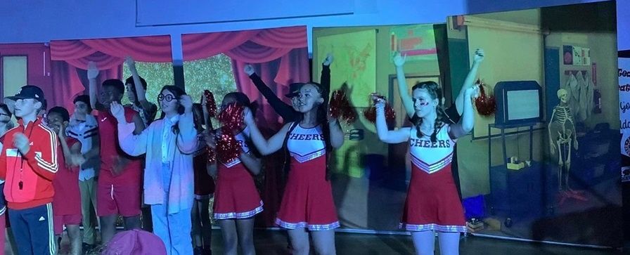 High School Musical - A1 STAGE - POP-UP FLATS 2.3m high - PHOTOS - 10