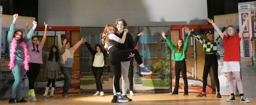 High School Musical - A1 STAGE - POP-UP FLATS 2.3m high - PHOTOS - 11