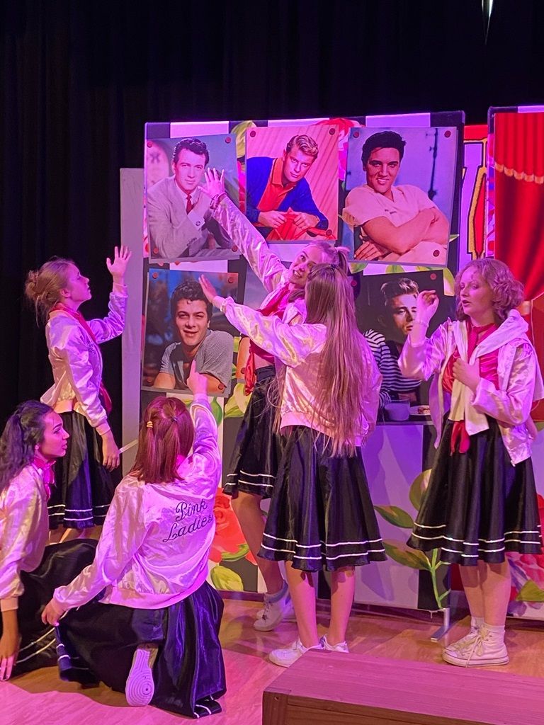 Grease (a)- A1 STAGE - POP-UP FLATS 2.3m high - PHOTOS - 06
