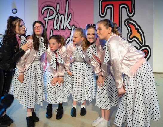Grease (a)- A1 STAGE - POP-UP FLATS 2.3m high - PHOTOS - 13