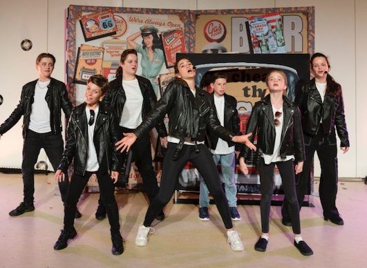 Grease (a)- A1 STAGE - POP-UP FLATS 2.3m high - PHOTOS - 15