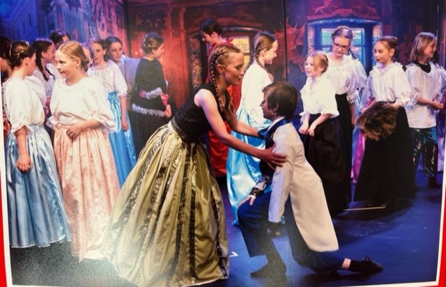 Frozen - A1 STAGE - POP-UP FLATS 2.3m high - PHOTOS - 16