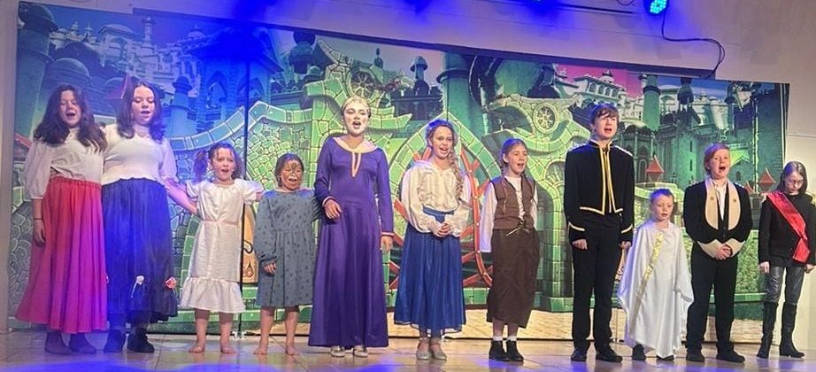Frozen - A1 STAGE - POP-UP FLATS 2.3m high - PHOTOS - 25