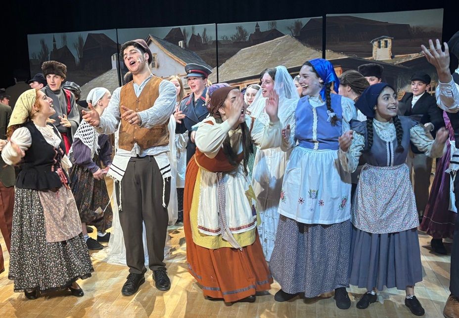 Fiddler on the Roof - A1 STAGE - POP-UP FLATS 2.3m high - PHOTOS - 04