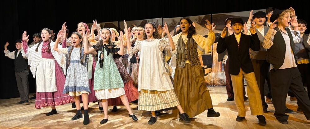 Fiddler on the Roof - A1 STAGE - POP-UP FLATS 2.3m high - PHOTOS - 05