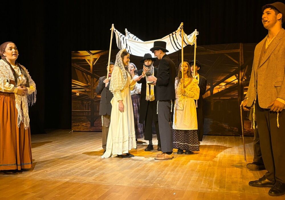 Fiddler on the Roof - A1 STAGE - POP-UP FLATS 2.3m high - PHOTOS - 07