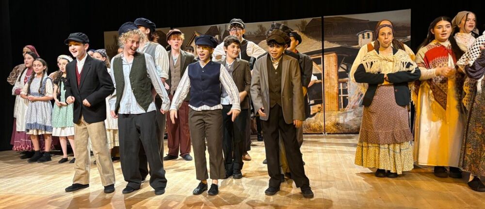 Fiddler on the Roof - A1 STAGE - POP-UP FLATS 2.3m high - PHOTOS - 08