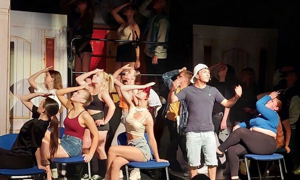 Fame - A1 STAGE - POP-UP FLATS 2.3m high - PHOTOS - 03