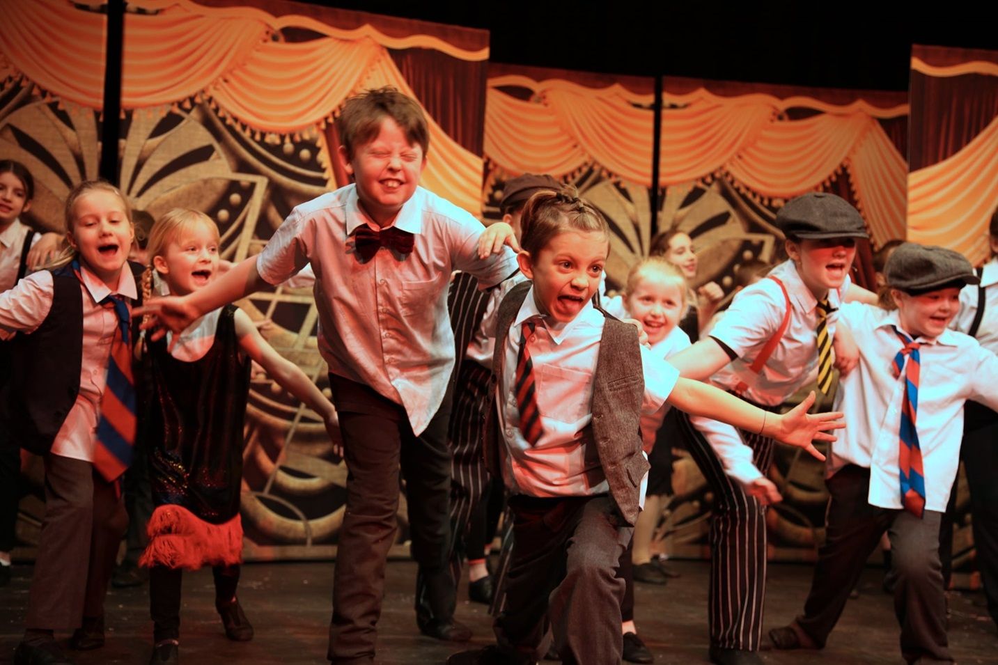 Bugsy - A1 STAGE - POP-UP FLATS 2.3m high - PHOTOS - 24