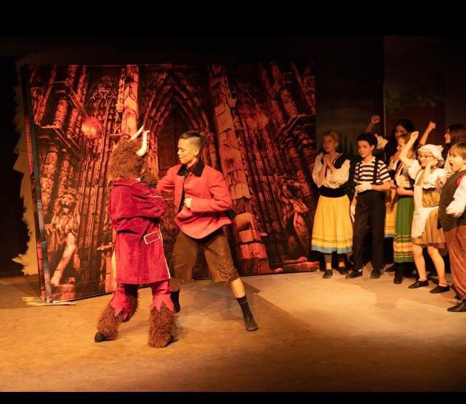 Beauty and the Beast (b) - A1 STAGE - POP-UP FLATS 2.3m high - PHOTOS - 05