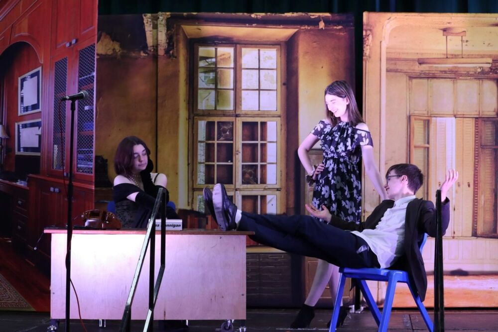 Annie - A1 STAGE - POP-UP FLATS 2.3m high - PHOTOS - 05