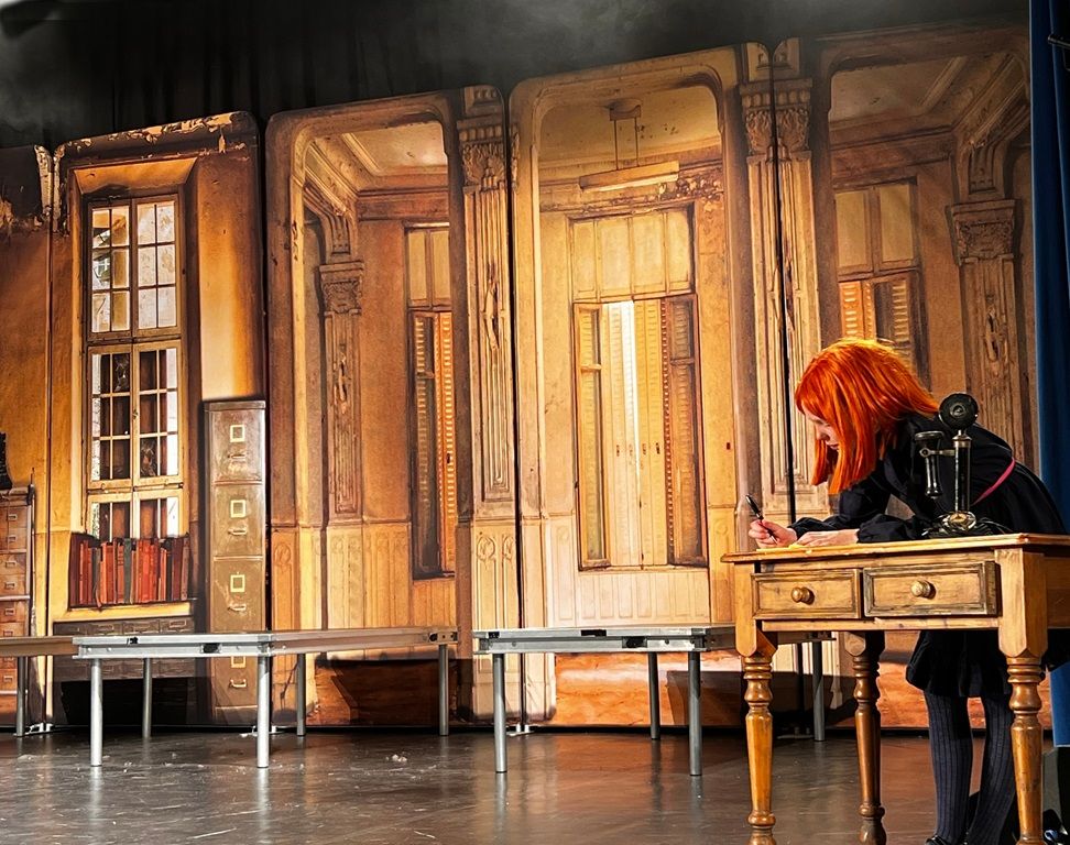 Annie - A1 STAGE - POP-UP FLATS 3.5m high - PHOTOS - 08