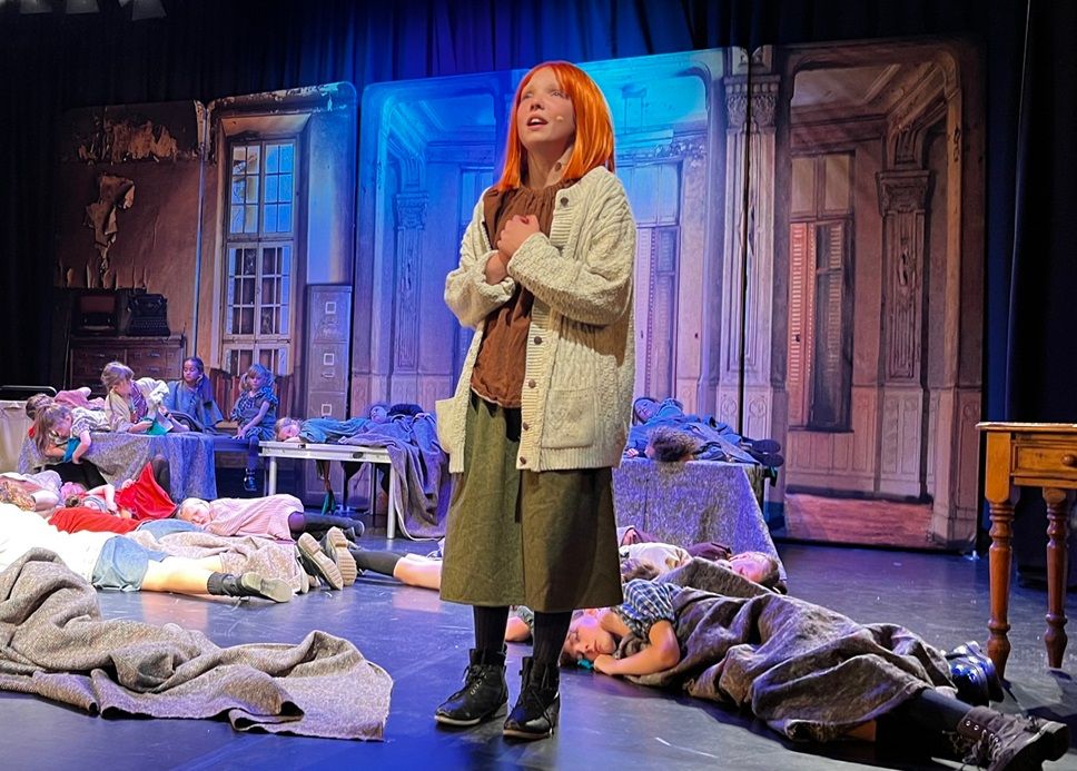 Annie - A1 STAGE - POP-UP FLATS 3.5m high - PHOTOS - 09