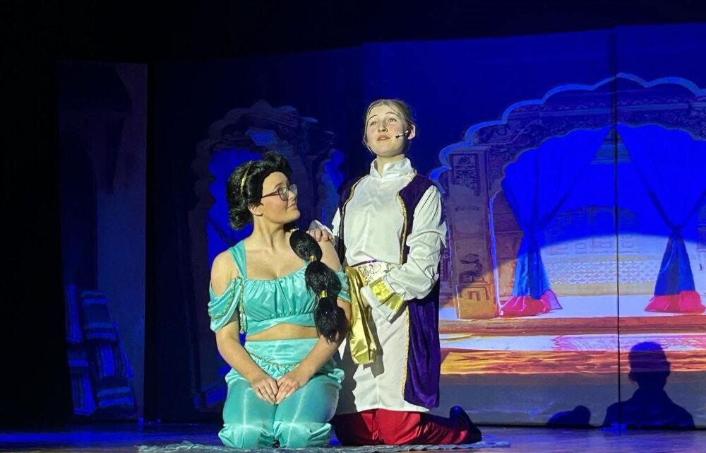 Aladdin (a) - A1 STAGE - POP-UP FLATS 2.3m high - PHOTOS - 01