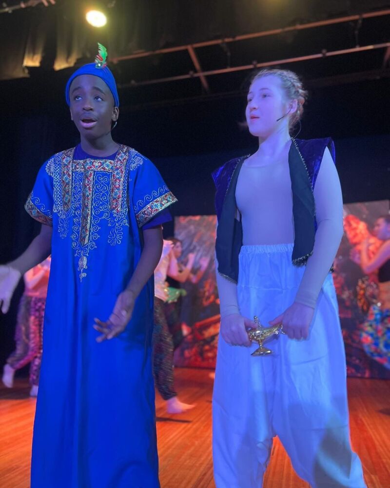 Aladdin (a) - A1 STAGE - POP-UP FLATS 2.3m high - PHOTOS - 05