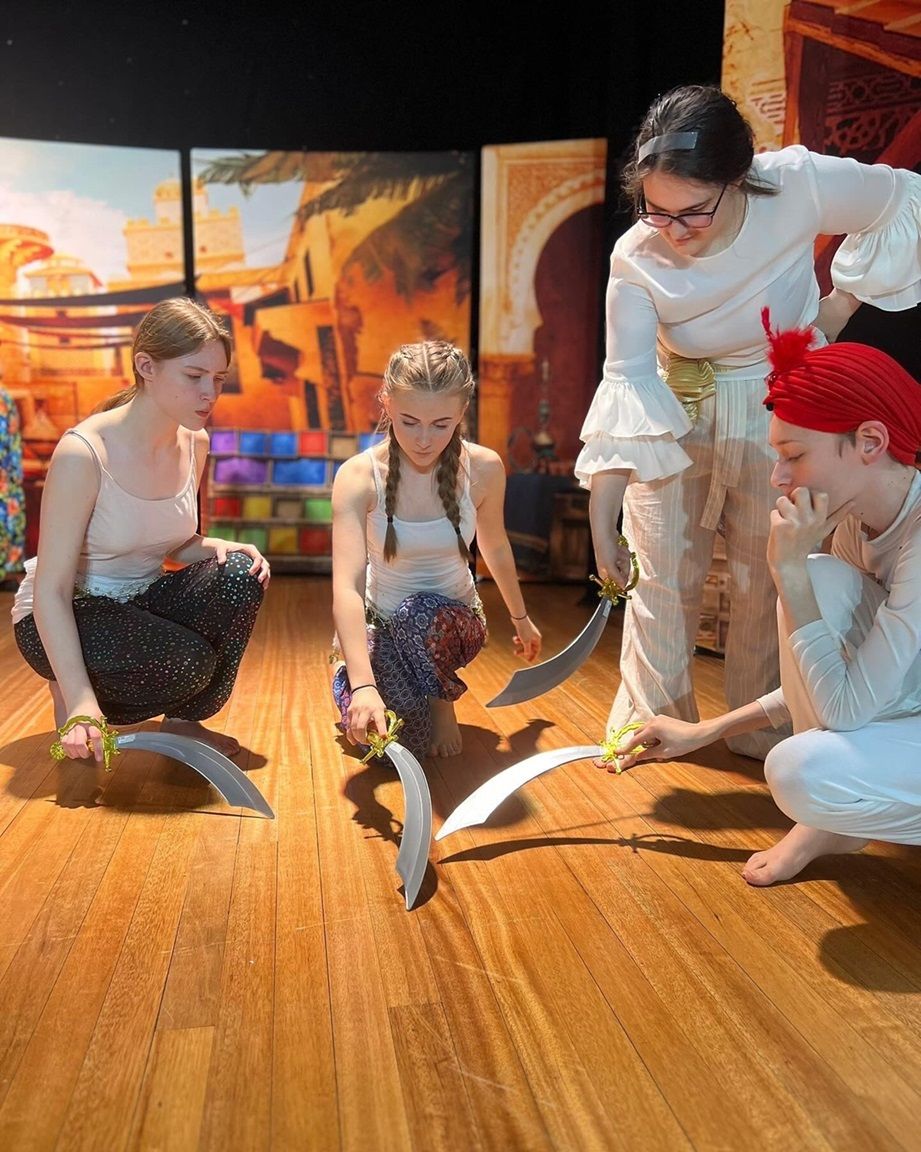 Aladdin (a) - A1 STAGE - POP-UP FLATS 2.3m high - PHOTOS - 12