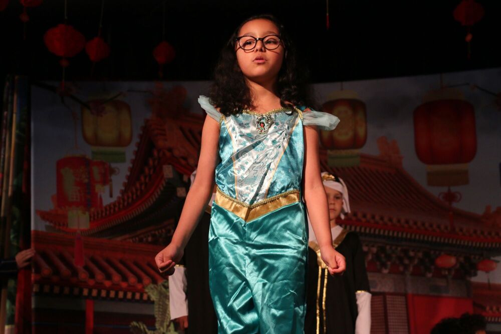 Aladdin (b) - A1 STAGE - POP-UP FLATS 2.3m high - PHOTOS - 04