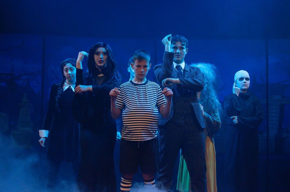 Addams Family - A1 STAGE - POP-UP FLATS 2.3m high - PHOTOS - 02