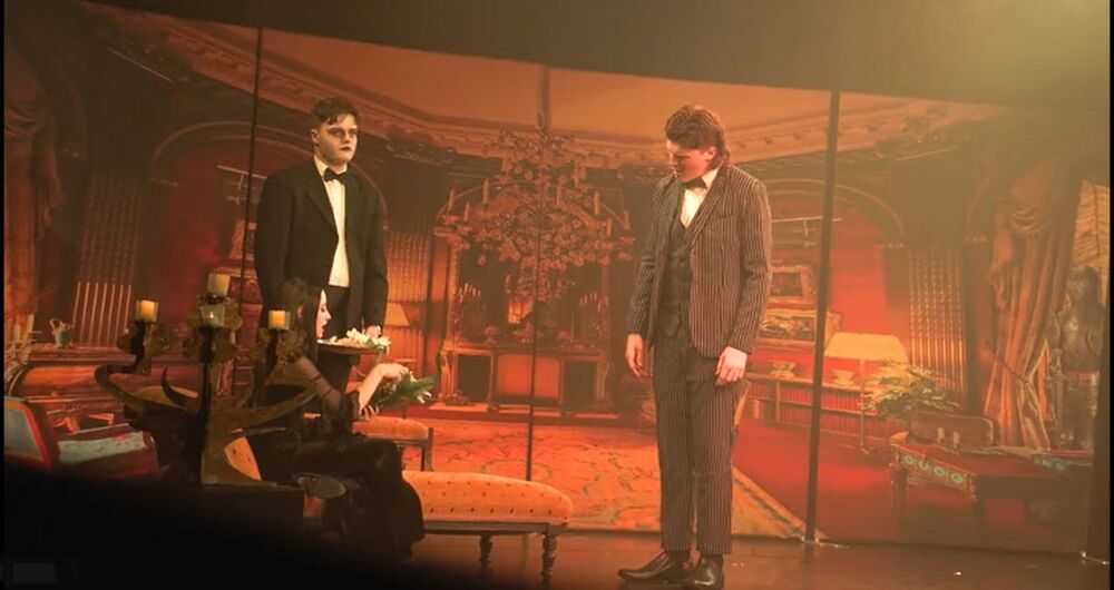 Addams Family - A1 STAGE - POP-UP FLATS 2.3m high - PHOTOS - 15