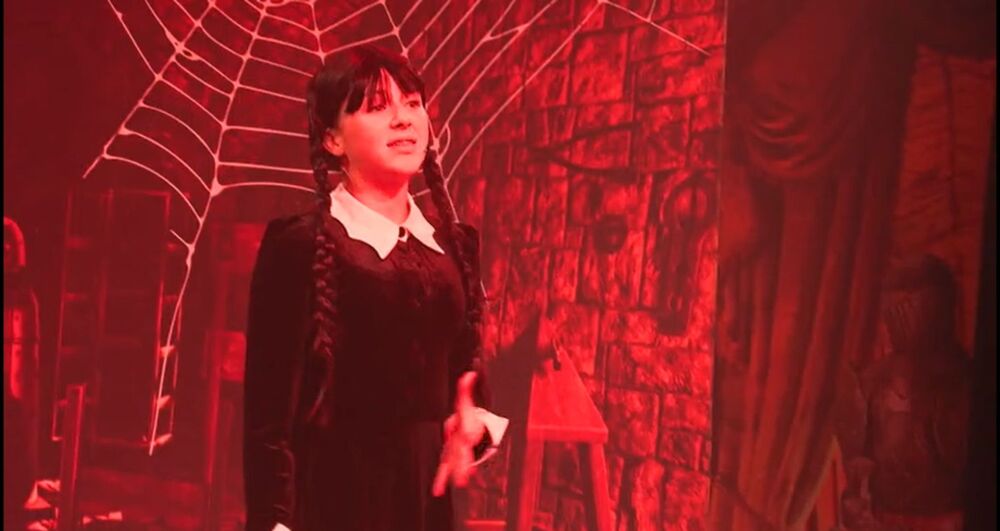 Addams Family - A1 STAGE - POP-UP FLATS 2.3m high - PHOTOS - 20