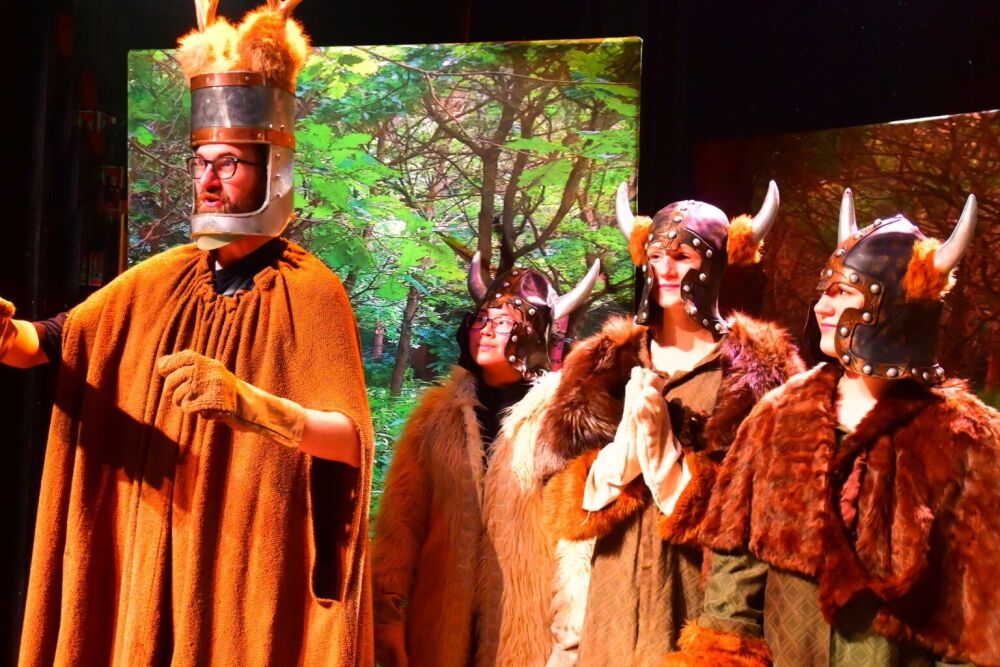 Spamalot - A1 STAGE - POP-UP FLATS 2.3m high - PHOTOS - 08