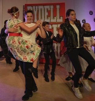 Grease (b)- A1 STAGE - POP-UP FLATS 2.3m high - PHOTOS - 11
