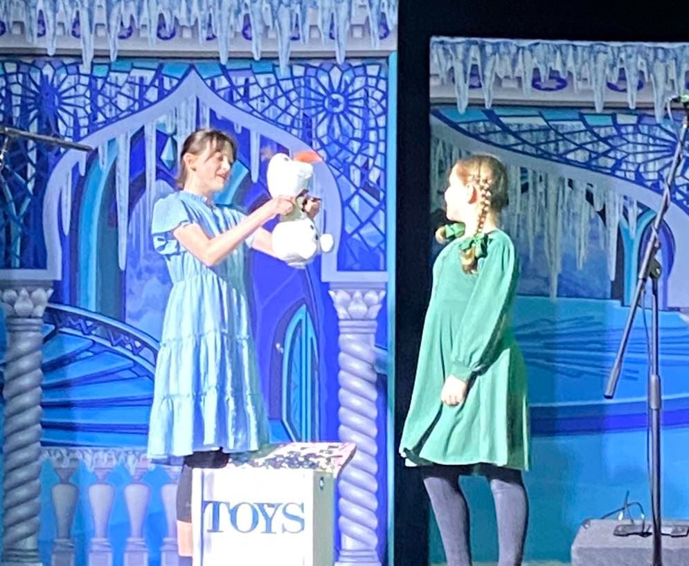 Frozen - A1 STAGE - POP-UP FLATS 2.3m high - PHOTOS - 43