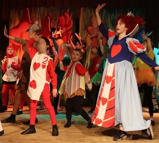 Alice in Wonderland - A1 STAGE - POP-UP FLATS 2.3m high - PHOTOS - 05