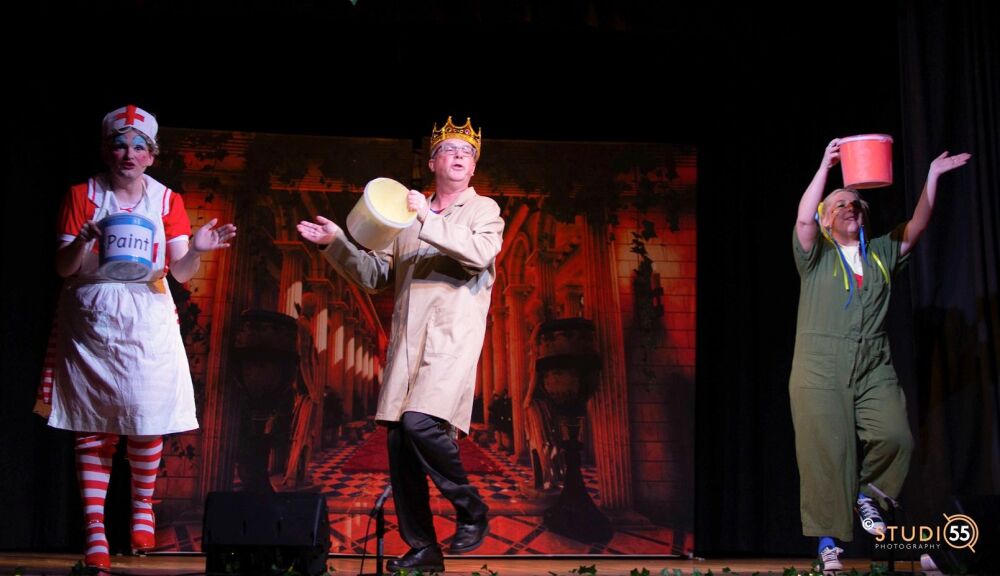 Sleeping Beauty - A1 STAGE - POP-UP FLATS 2.3m high - PHOTOS - 30