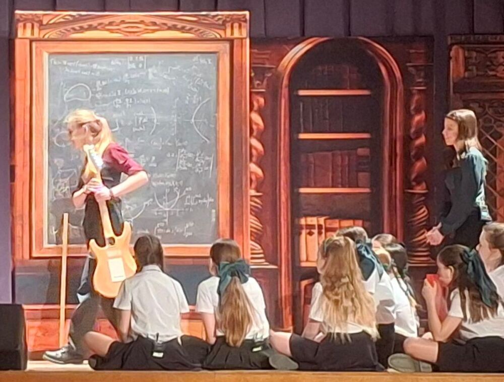 School of Rock - A1 STAGE - POP-UP FLATS 2.3m high - PHOTOS - 55