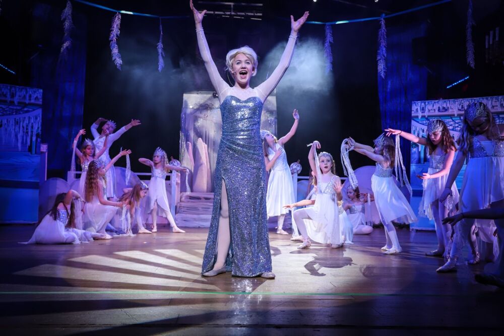 Frozen - A1 STAGE - POP-UP FLATS 2.3m high - PHOTOS - 50