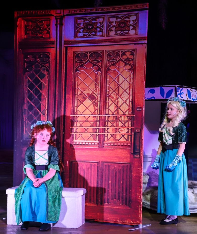 Frozen - A1 STAGE - POP-UP FLATS 2.3m high - PHOTOS - 51