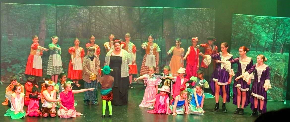 Shrek - A1 STAGE - POP-UP FLATS 2.3m high - PHOTOS - 20