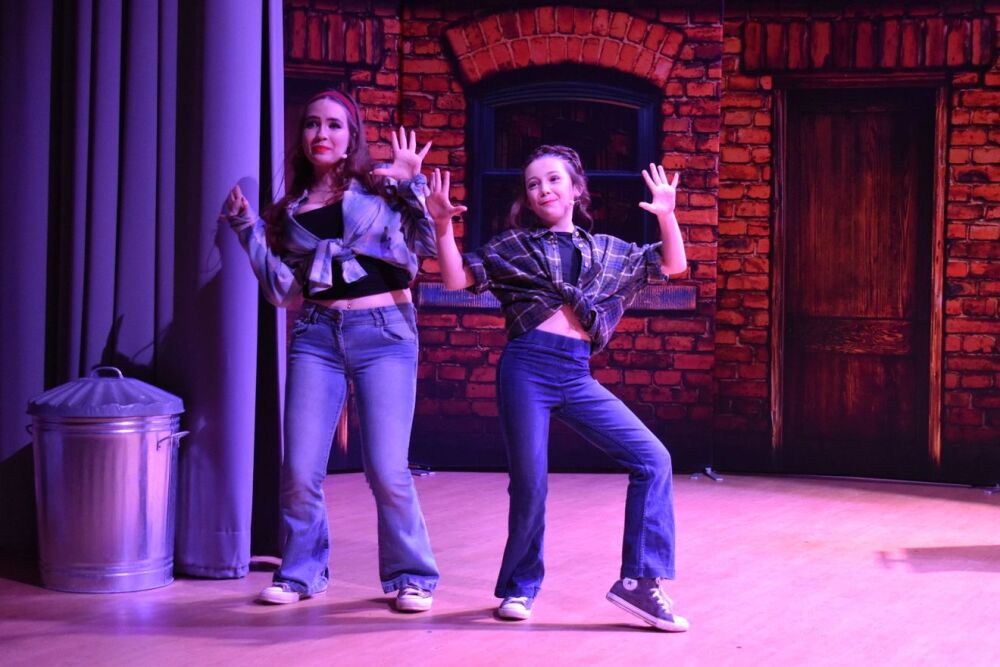 Little Shop Of Horrors - A1 STAGE - POP-UP FLATS 2.3m high - PHOTOS - 14