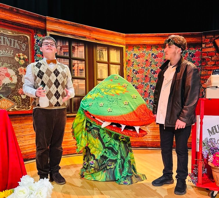 Little Shop Of Horrors - A1 STAGE - POP-UP FLATS 2.3m high - PHOTOS - 34