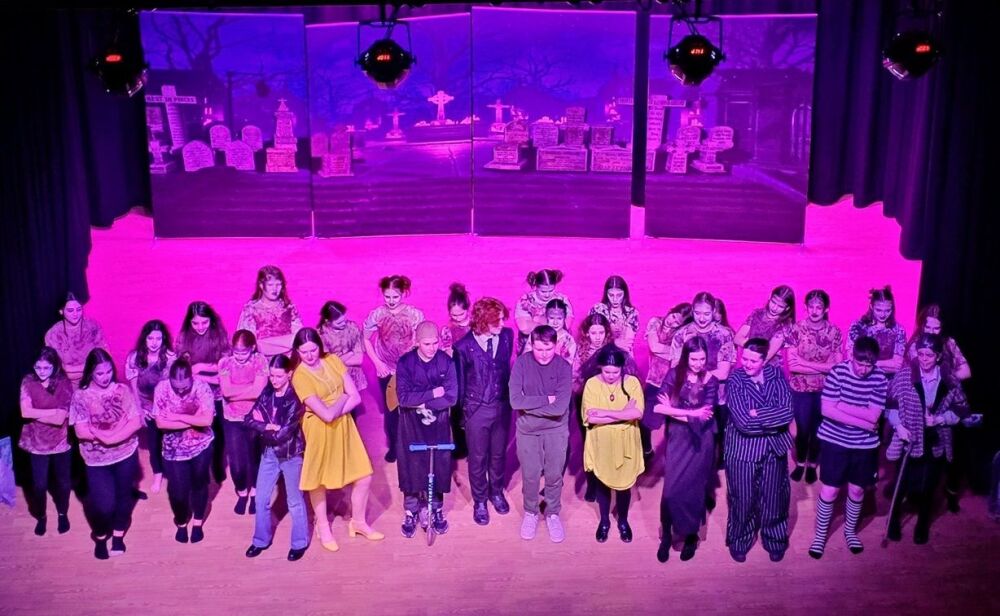 Addams Family - A1 STAGE - POP-UP FLATS 2.3m high - PHOTOS - 50