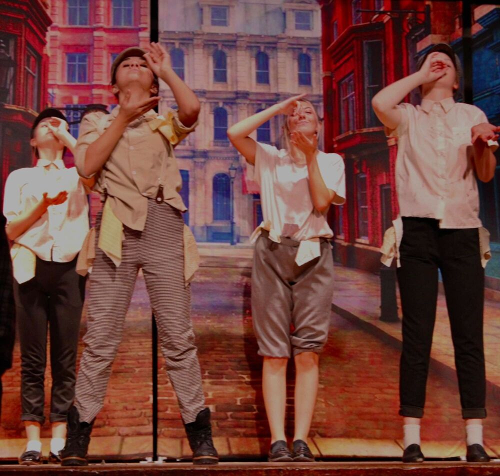 Oliver - A1 STAGE - POP-UP FLATS 2.3m high - PHOTOS - 12