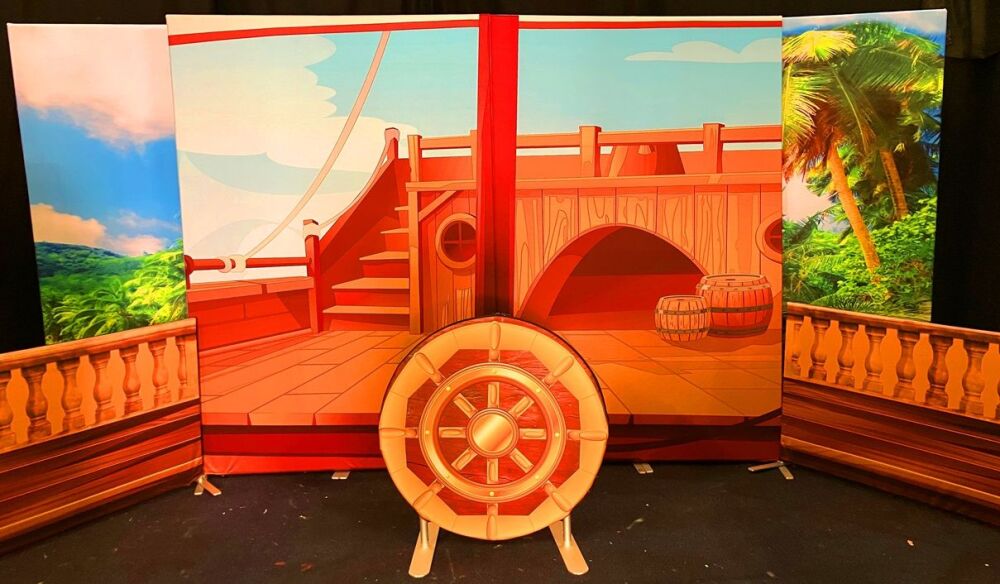 Madagascar- A1 STAGE - POP-UP FLATS 2.3m high - PHOTOS - 07