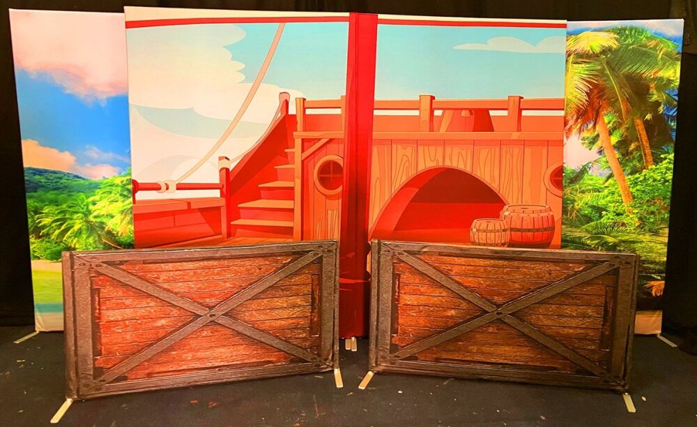 Madagascar- A1 STAGE - POP-UP FLATS 2.3m high - PHOTOS - 08