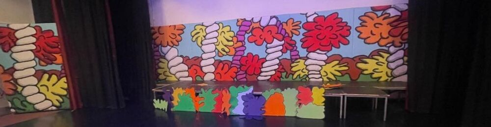 Seussical - A1 STAGE - POP-UP FLATS 2.3m high - PHOTOS - 10