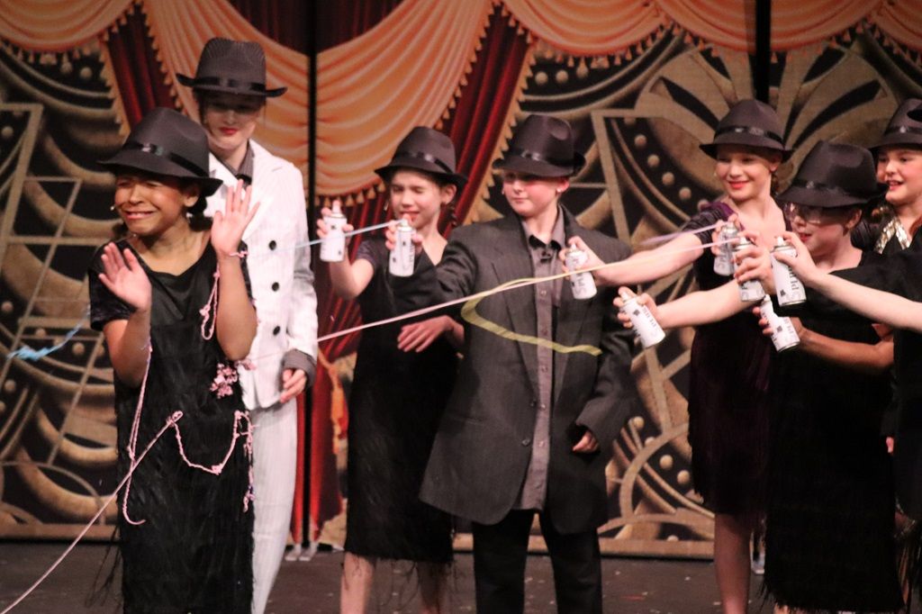 Bugsy - A1 STAGE - POP-UP FLATS 2.3m high - PHOTOS - 42