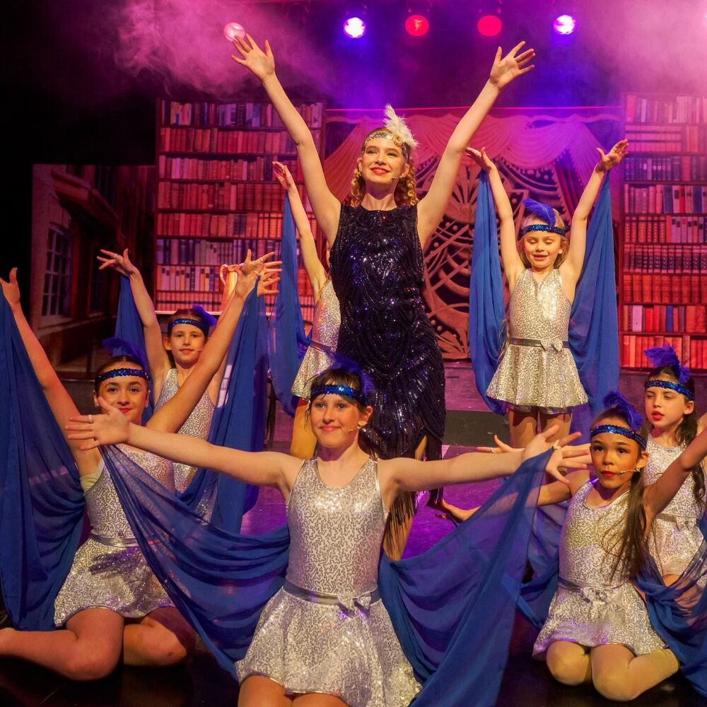 Bugsy - A1 STAGE - POP-UP FLATS 2.3m high - PHOTOS - 51