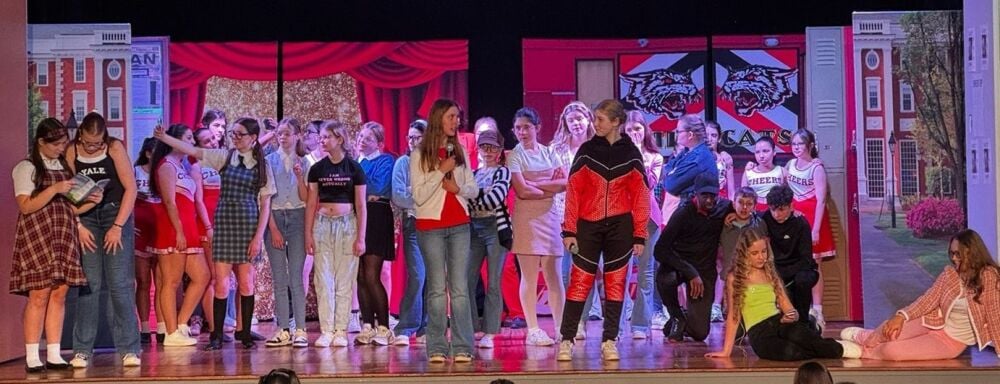 High School Musical - A1 STAGE - POP-UP FLATS 2.3m high - PHOTOS - 40