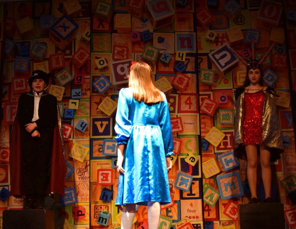 Matilda - A1 STAGE - POP-UP FLATS 3.5m high - PHOTOS - 14