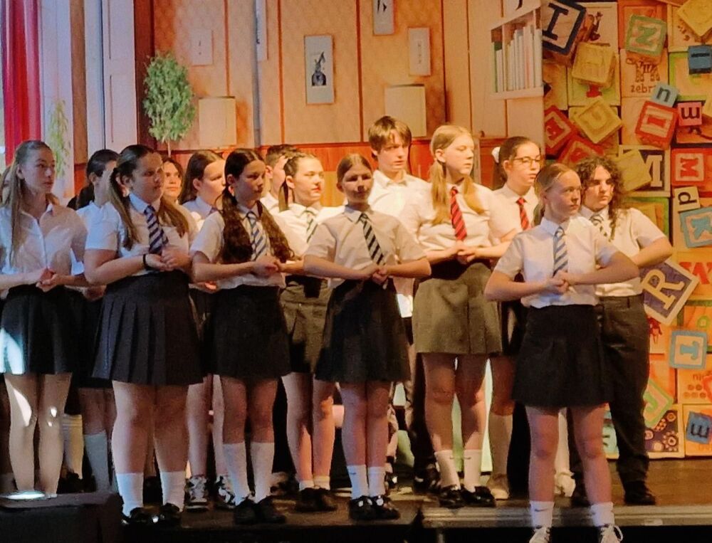 Matilda - A1 STAGE - POP-UP FLATS 3.5m high - PHOTOS - 34