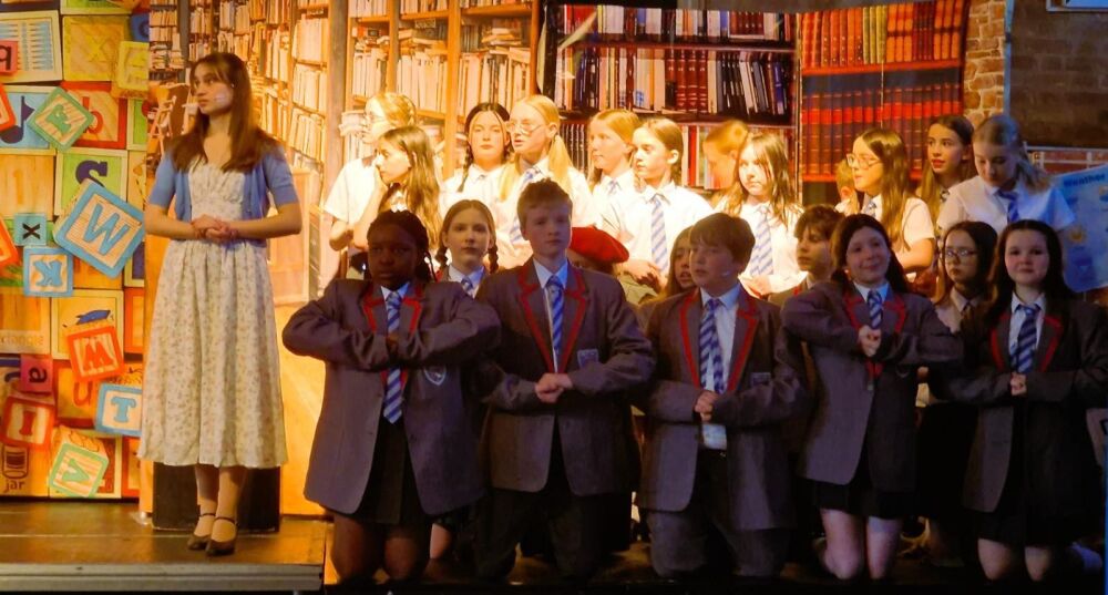 Matilda - A1 STAGE - POP-UP FLATS 3.5m high - PHOTOS - 38