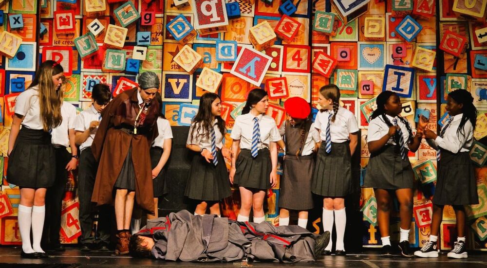 Matilda - A1 STAGE - POP-UP FLATS 3.5m high - PHOTOS - 47
