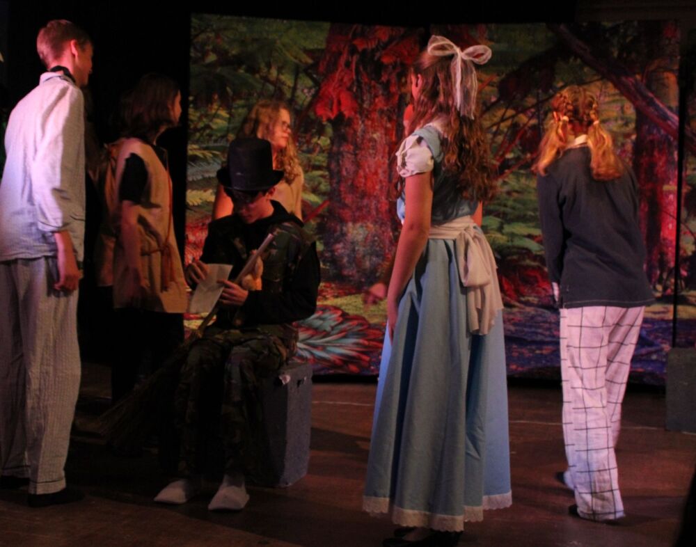 Peter Pan (a) - A1 STAGE - POP-UP FLATS 2.3m high - PHOTOS - 02